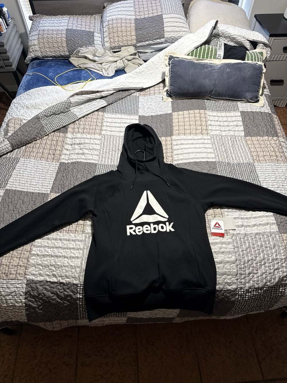 Reebok Men's Training Delta Logo Pullover Hoodie - Black